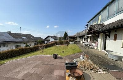 RUHIG GELEGEN, INKL. GARTEN MIT AUSBLICK