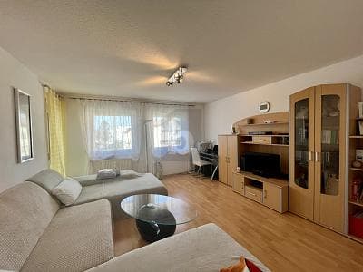 NEUE FENSTER, NEUE HEIZUNG, BALKON UND GARAGE