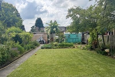 SANIERT, RUHIG & MIT IDYLLISCHEM GARTEN