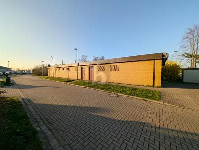 HISTORISCHES BAHNHOFSGEBÄUDE IN ZENTRALER LAGE
