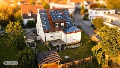 ZWEI GENERATIONEN, EIN ZUHAUSE