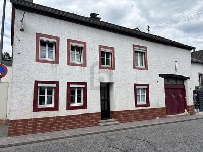 RENOVIERT, DOPPELGARAGE, VERMIETUNG MÖGLICH
