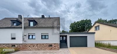 CHARMANTES ZUHAUSE MIT WINTERGARTEN UND GARTEN