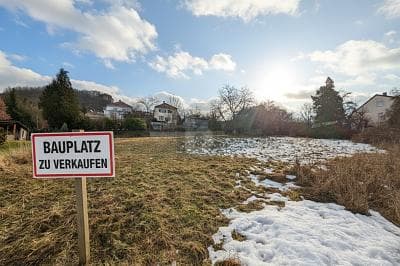 AM ROSENSTEIN: ANKOMMEN, AUFATMEN, BAUEN