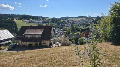 SONNE, AUSSICHT UND KURZE WEGE