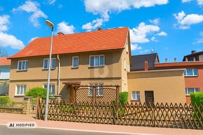 GROßZÜGIGES DOMIZIL MIT FACHWERKCHARME