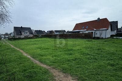 BAUEN SIE IHR TRAUMHAUS MIT BIS ZU 4 EINHEITEN!