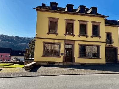 CHARMANTES HAUS MIT BLICK AUF SCHLOSS MALBERG