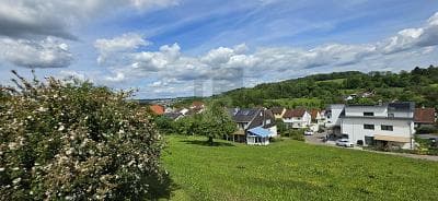 GRUNDSTÜCK MIT WEITBLICK IN RUHIGER WOHNLAGE