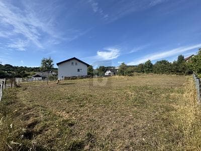 GESTALTUNGSFREIHEIT TRIFFT RUHE UND NATUR