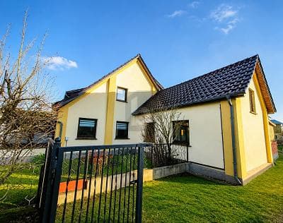 EIN ZUHAUSE IM GRÜNEN