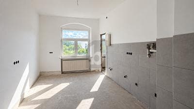 SOLIDE BASIS FÜR IHR NEUES ZUHAUSE