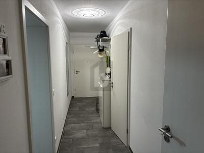 MODERN, ZENTRAL, NEUWERTIG, KÜCHE UND PARKPLATZ
