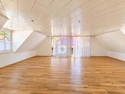 5-ZIMMER-MAISONETTE MIT GROßZÜGIGEM OSTBALKON