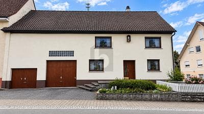 SEHR GEPFLEGTES BAUERNHAUS MIT AUSBAUPOTENZIAL