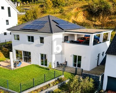 PREMIUM FAMILIENHAUS MIT MITEINNAHMEN