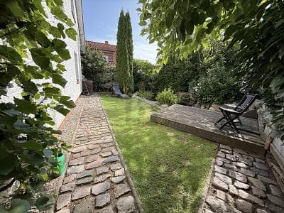 CHARMANT, GEPFLEGT, IN RUHIGER LAGE