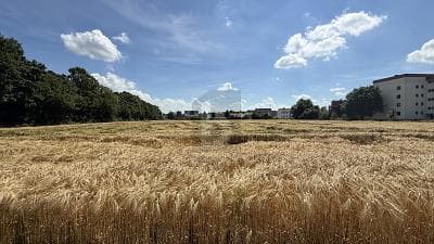 ATTRAKTIV MIT VIELFÄLTIGEN BEBAUUNGSMÖGLICHKEITEN