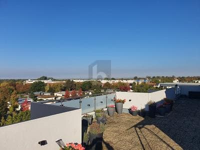 TRAUMHAFTE AUSSICHT ÜBER DEN DÄCHERN