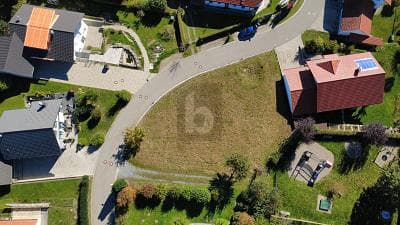 FAMILIENPARADIES IN RUHIGER LAGE