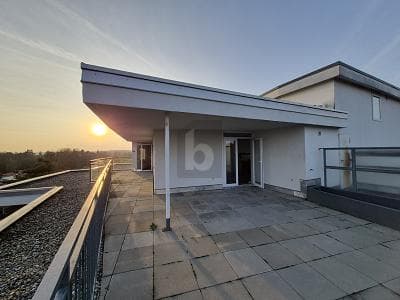 PENTHOUSE MIT TRAUMHAFTEM AUSBLICK