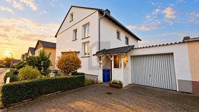 RAUM FÜR DIE FAMILIE - GARTEN - ZWEI WOHNUNGEN