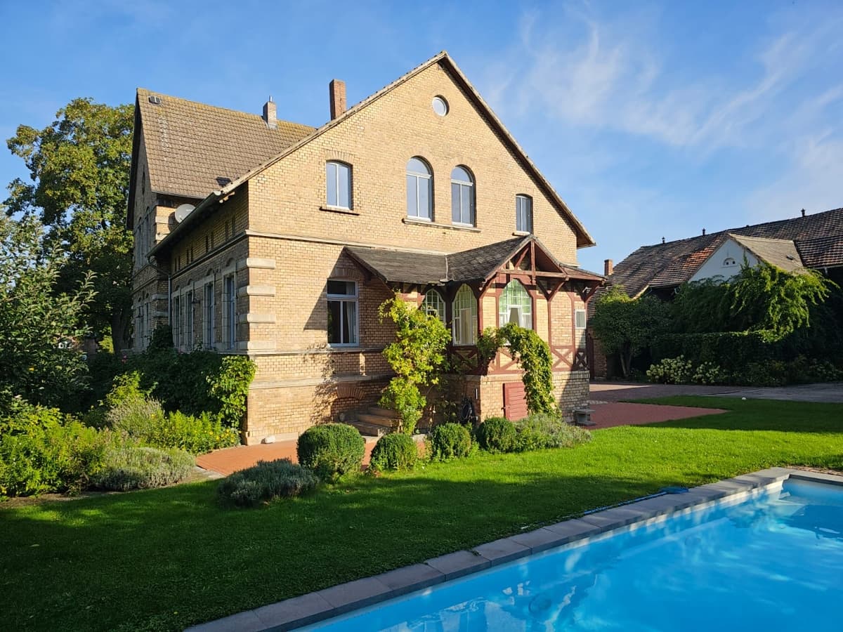 "Liebhaberstück" - großes Einfamilienhaus in Steuden!
kernsaniert und strahlend....
