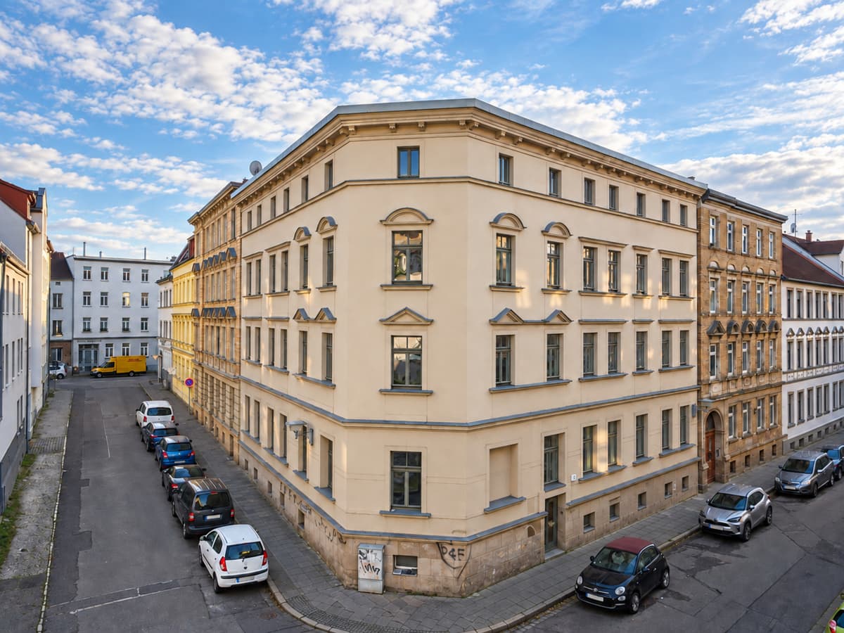 Altbaucharme in Giebichenstein – helle 3-Zimmer-Wohnung mit Einbauküche