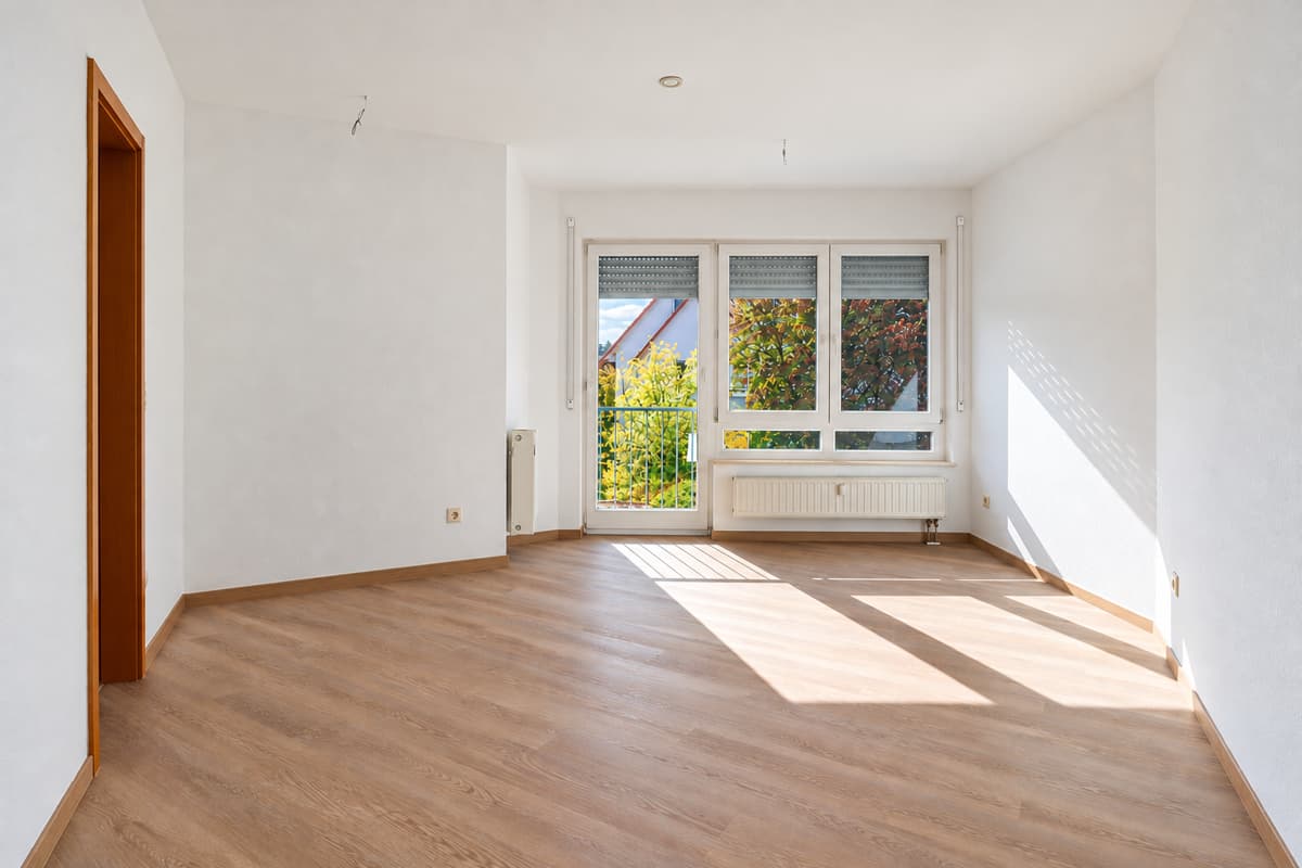 Attraktive 1-Zimmer-Wohnung in Zwintschöna – renoviert mit Tiefgarage
