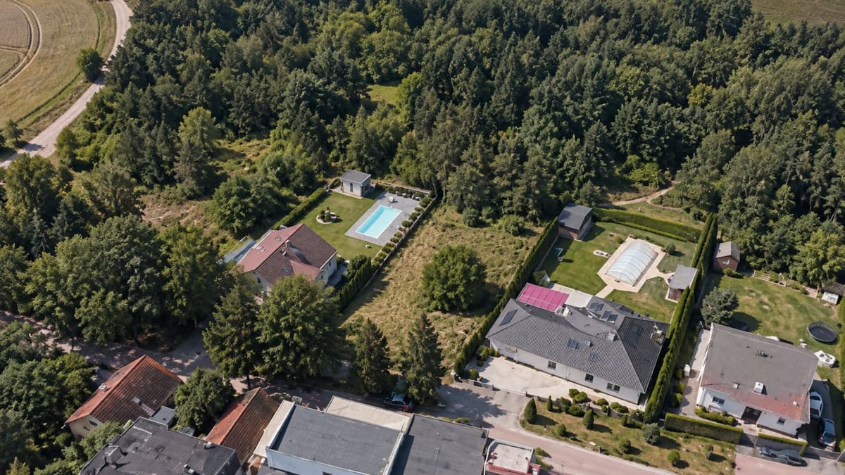 Ein Grundstück mit viel Platz, natürlichem Charme und Individuellem Potenzial
