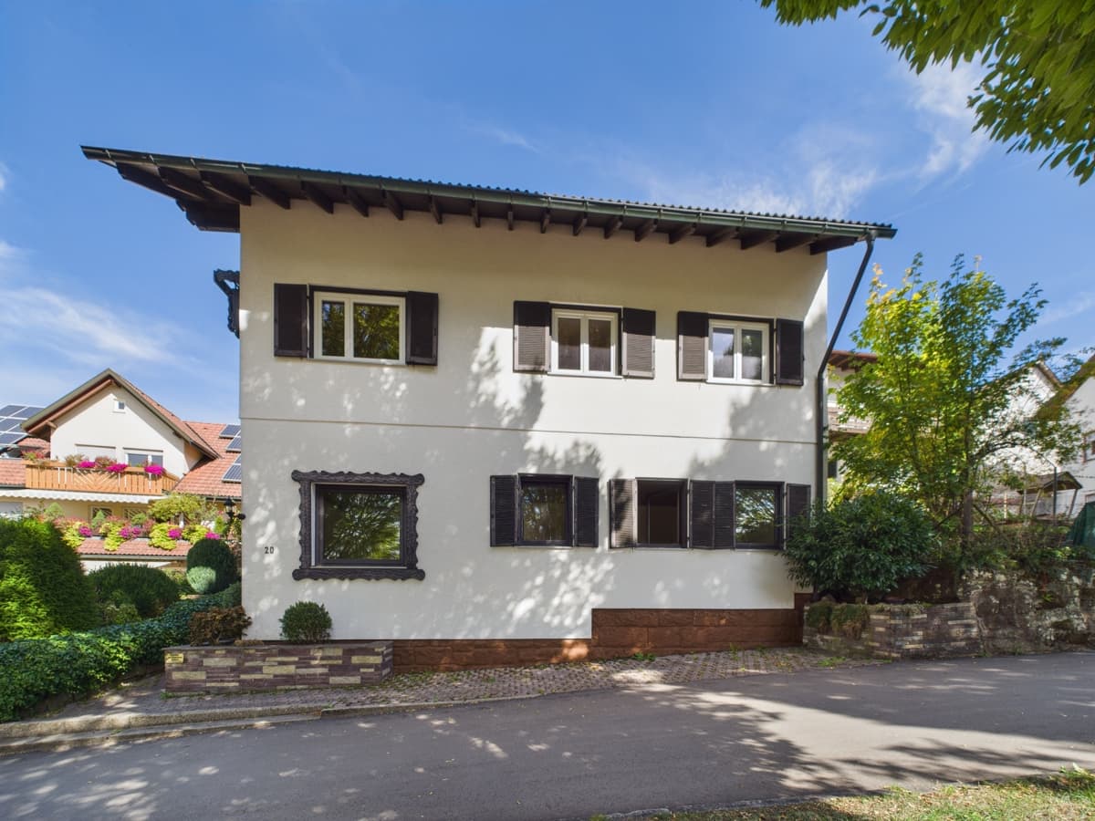 MFH: Aufteiler aufgepasst! 3 x 3 Zimmer-Whg., gute Lage, Ausbaupotential, Balkon, Aussicht, Terrasse