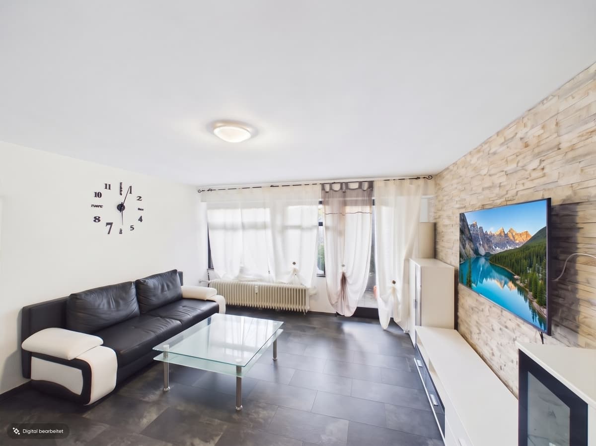 Sillenbuch: Helle 2-Zimmer-Wohnung mit Terrasse, Außen-Stellplatz, 2 x Keller und Top-Anbindung.