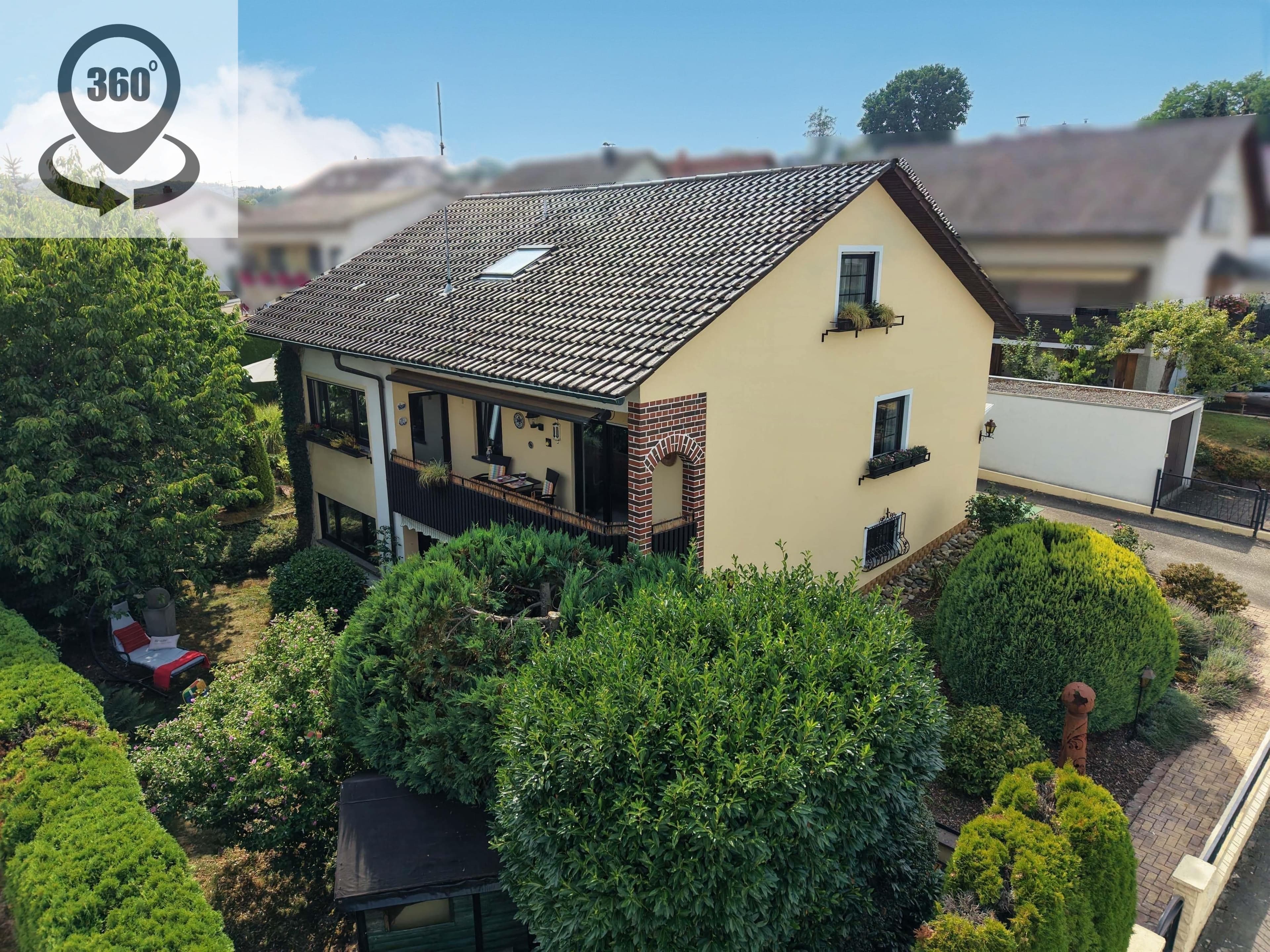 Exklusives Einfamilienhaus mit ELW und Sommerresidenz in Waibstadt!