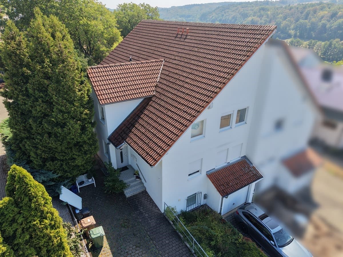 Doppelhaushälfte mit zwei Wohnungen in Neckarbischofsheim!