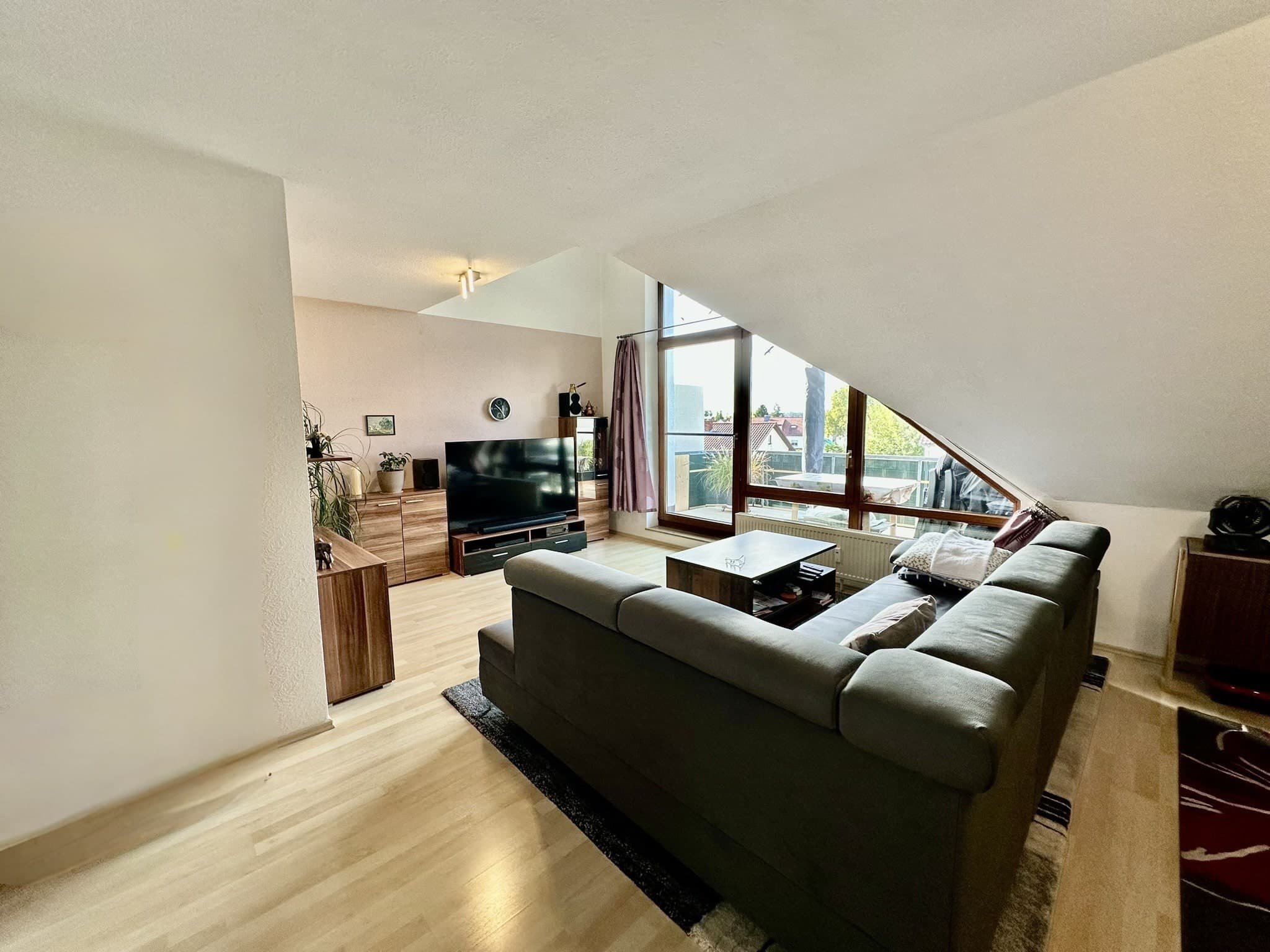 Attraktive 3-Zi.-Wohnung mit sonniger Loggia in Siegelsbach!