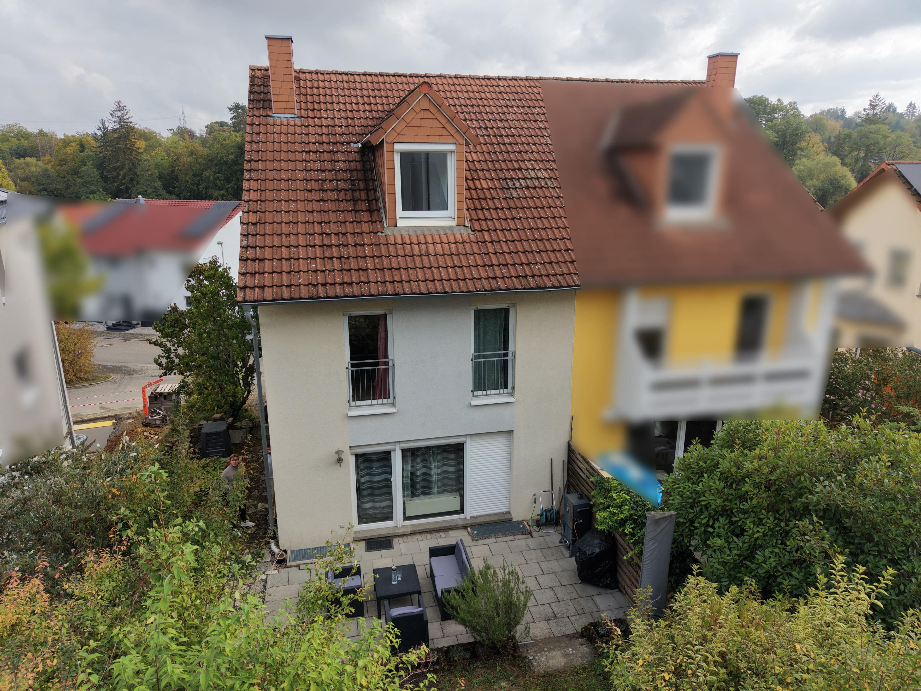 Gepflegte Doppelhaushälfte mit Garten, Terrasse und Garage in ruhiger Wohnlage von Bretten!