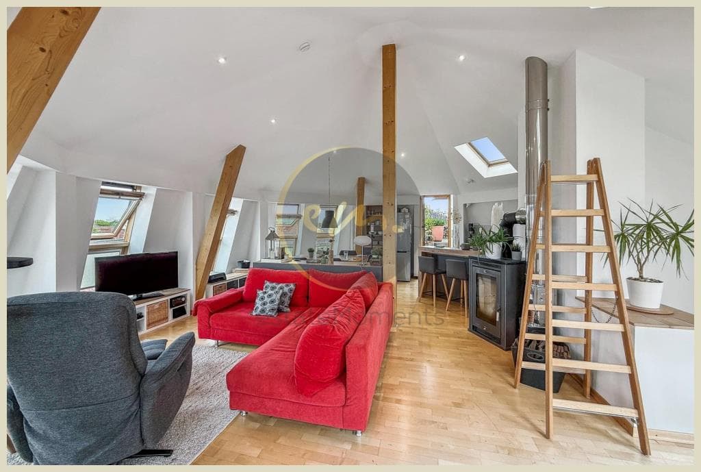 Helle Maisonette-Wohnung mit großzügiger Dachterrasse in Berlin Friedenau