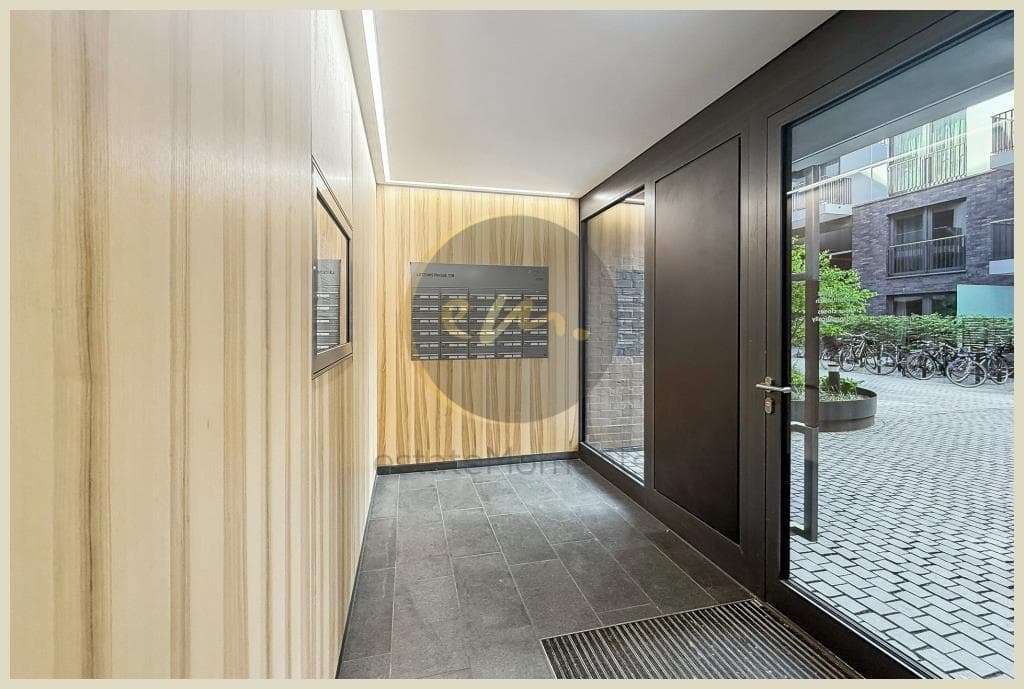 Helle, moderne und energieeffiziente Neubauwohnung mit Einbauküche und Balkon in Berlin-Tiergarten