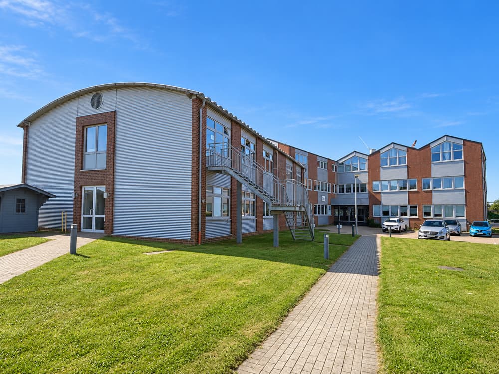 Platz für Ihr Unternehmen - großzügige Büroetagen mit Fahrstuhl in Husum