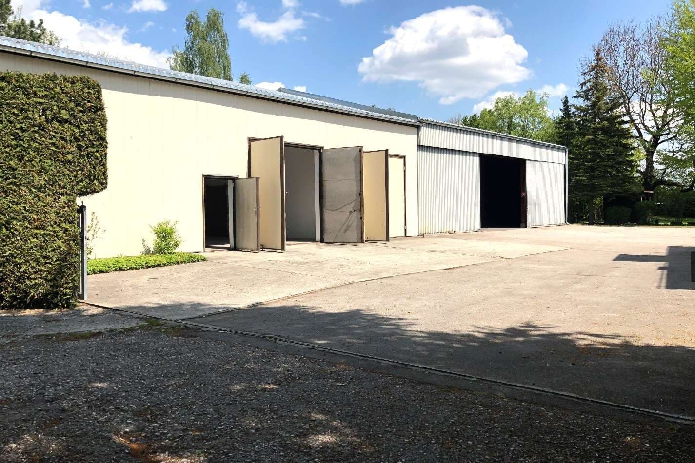 ca. 400m² große Lagerhalle in Karlsfeld zur vermieten!