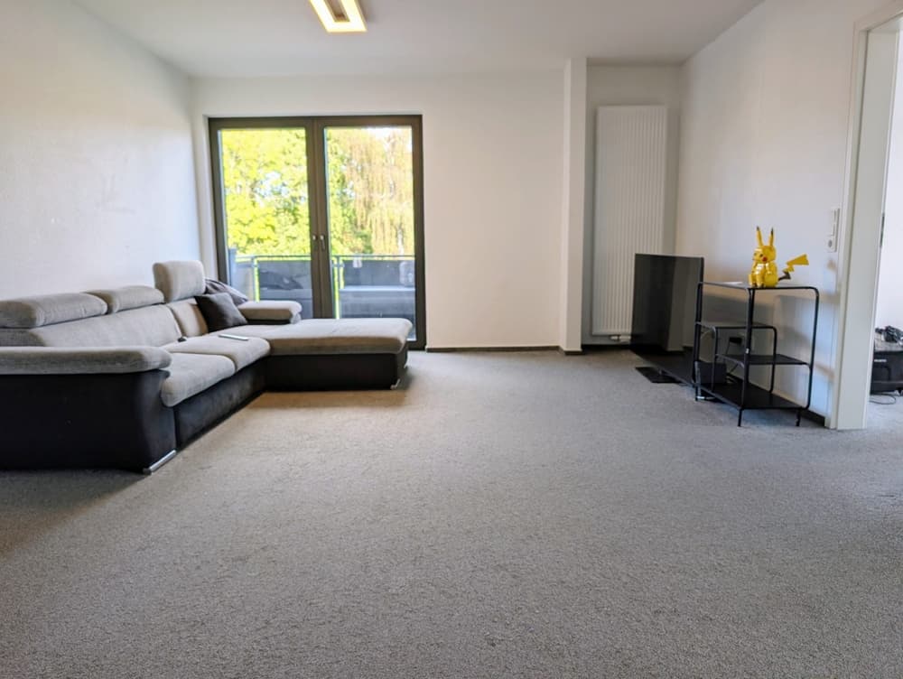 !!!Frei per 01.11.2026!!!
Großzügige 3,5-Zimmer-Wohnung mit kl. Balkon und Garage!