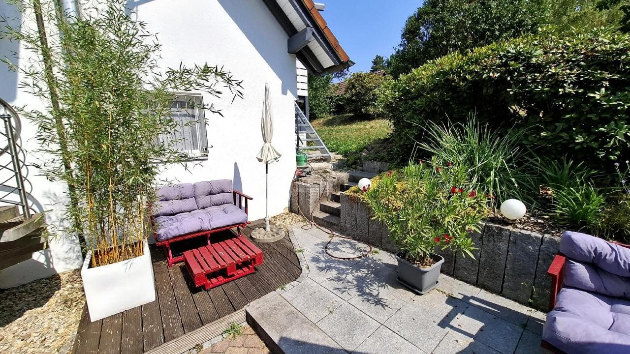 Freistehendes Traumhaus nahe Feldern und Wiesen