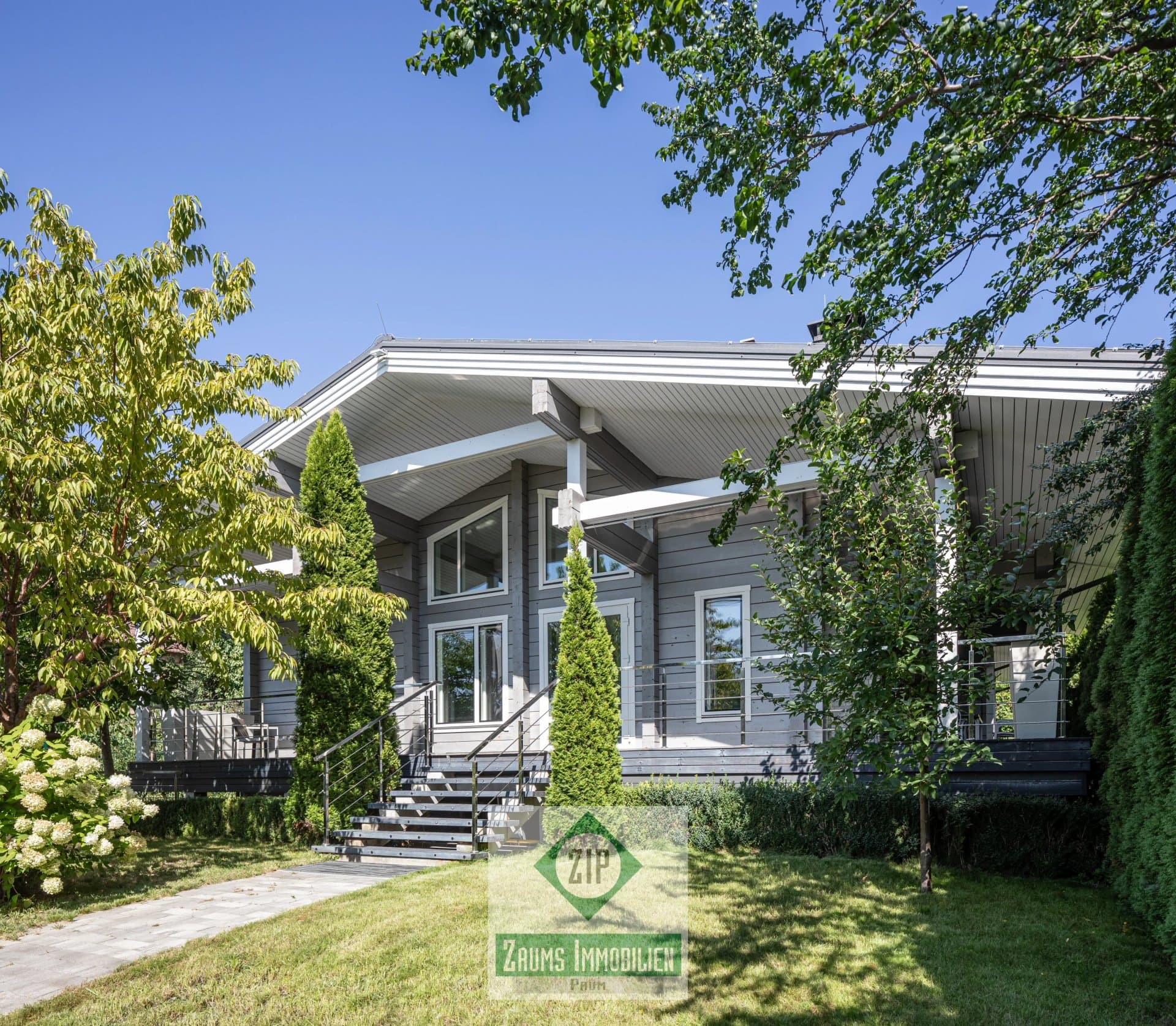 Chalet 260 – Großzügiges Wohnen mit Holz und weitläufiger Terrasse