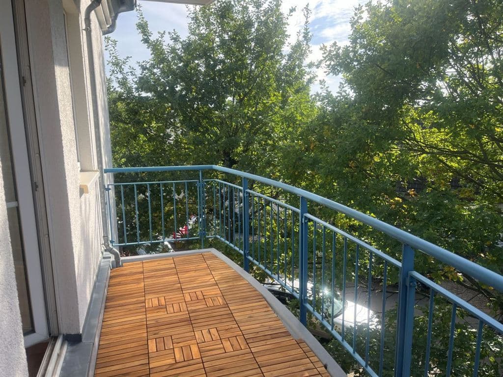 Attraktive 2 Zimmer Wohnung mit großem Balkon, neuer EBK, saniertem Bad und Stellplatz