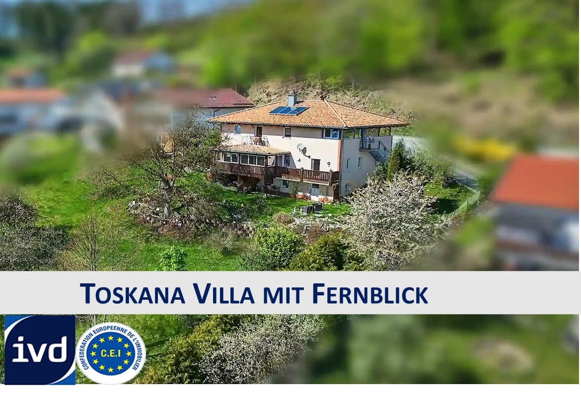 TOSKANA VILLA MIT FERNBLICK