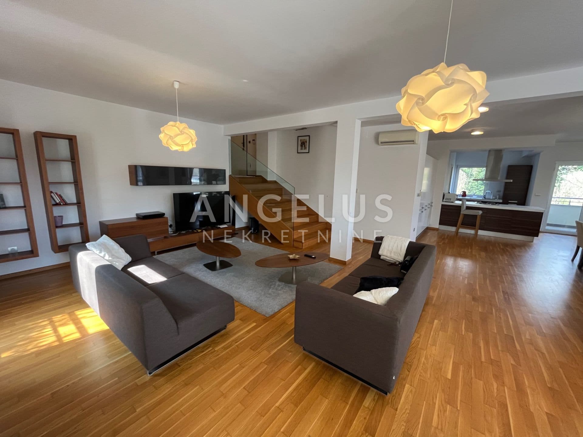 Wohnung Jelenovac, Črnomerec, 200m2