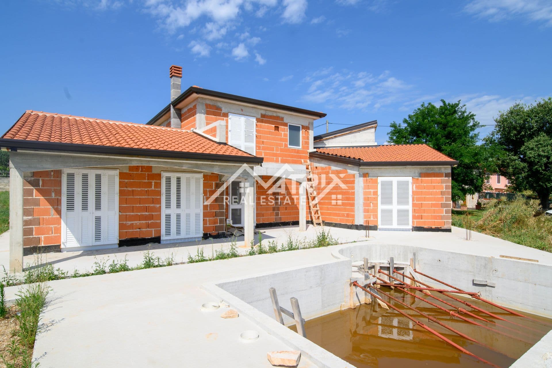 Umgebung von Buje, ein Haus mit Pool in toller Lage
