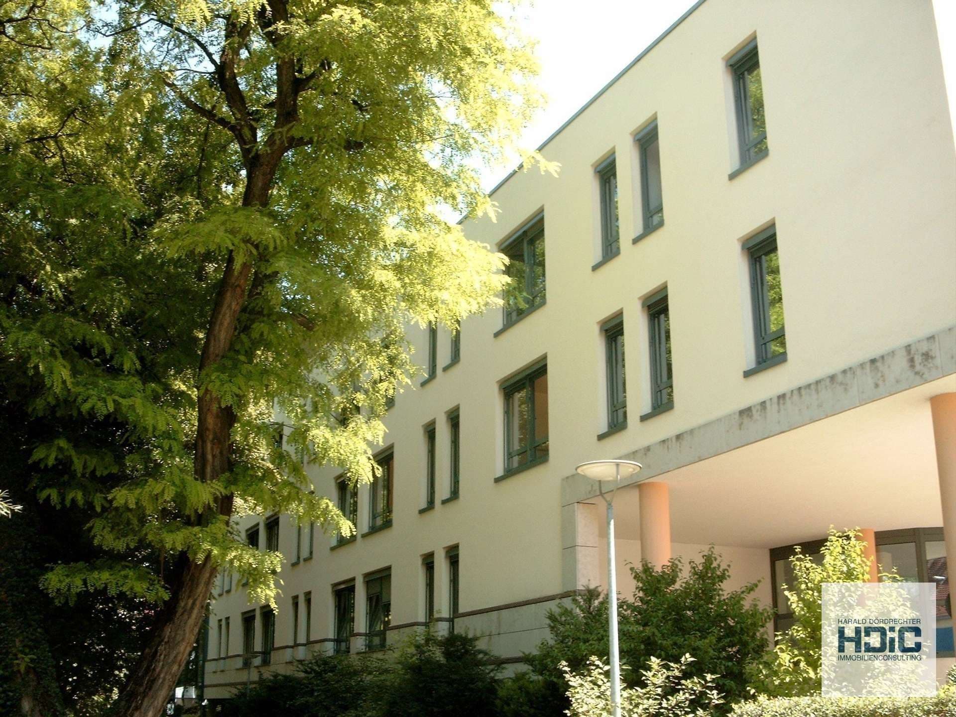 Markante Architektur mit lichtdurchfluteten Büroflächen