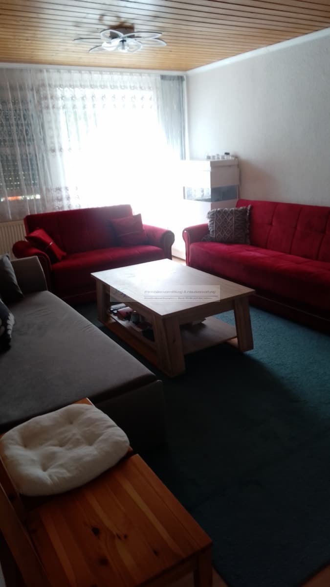 Erdgeschosswohnung in Hof zu verkaufen.