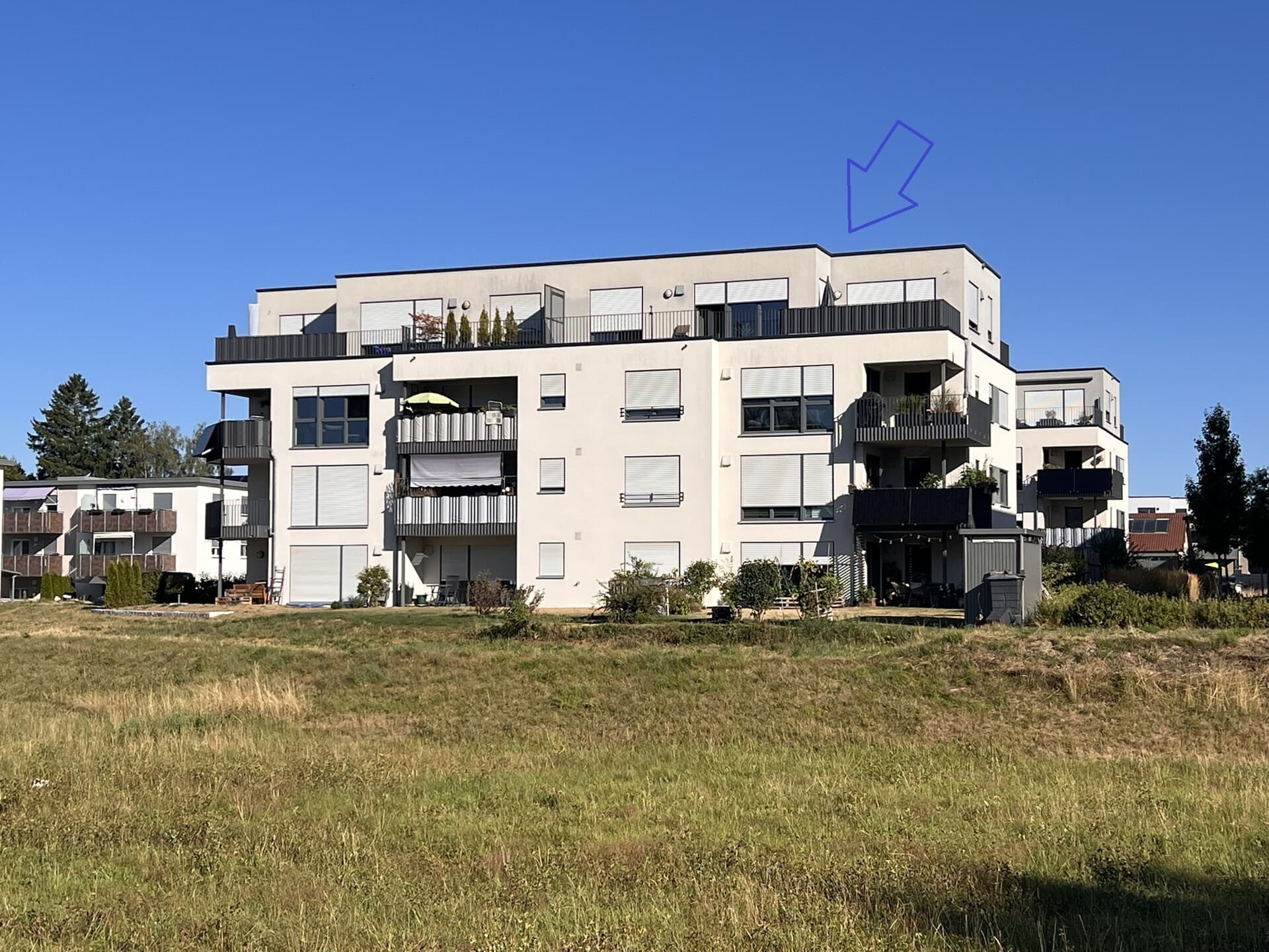 Neuwertige 3-Zimmer-Penthousewohnung mit Parkierung in vorderster Reihe mit Hochgratblick in Isny.
